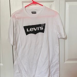 Levi’s T-shirt